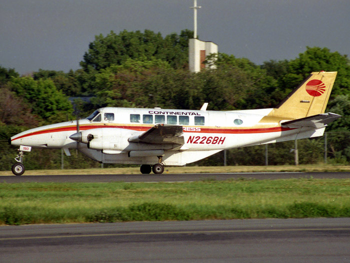 Beech 99  N226BH  (LGA)  