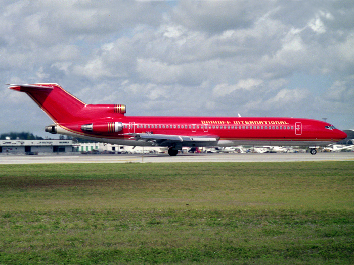 Lovely bright red scheme departs Miami Intl