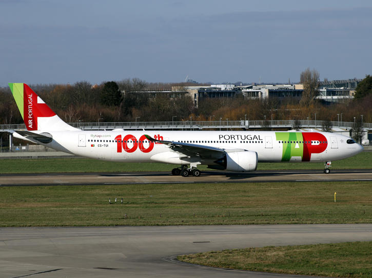 Departing 09L at lHR