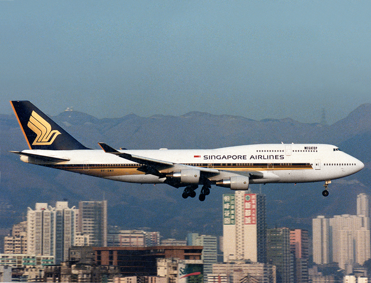 B747-400 9V-SMY