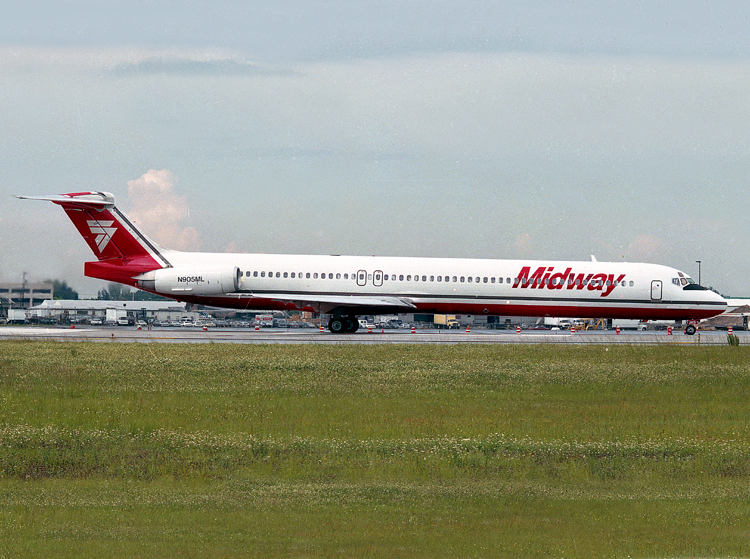 MD83 N905ML