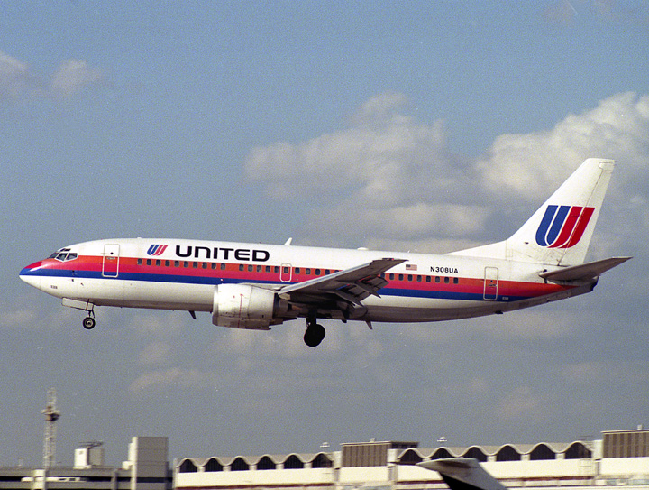 N308UA (MIA) FB.jpg