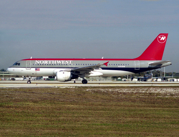 N358NW (FLL) fb.jpg