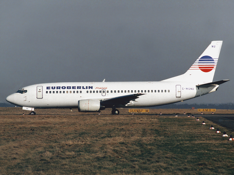 B737-33A G-MONU