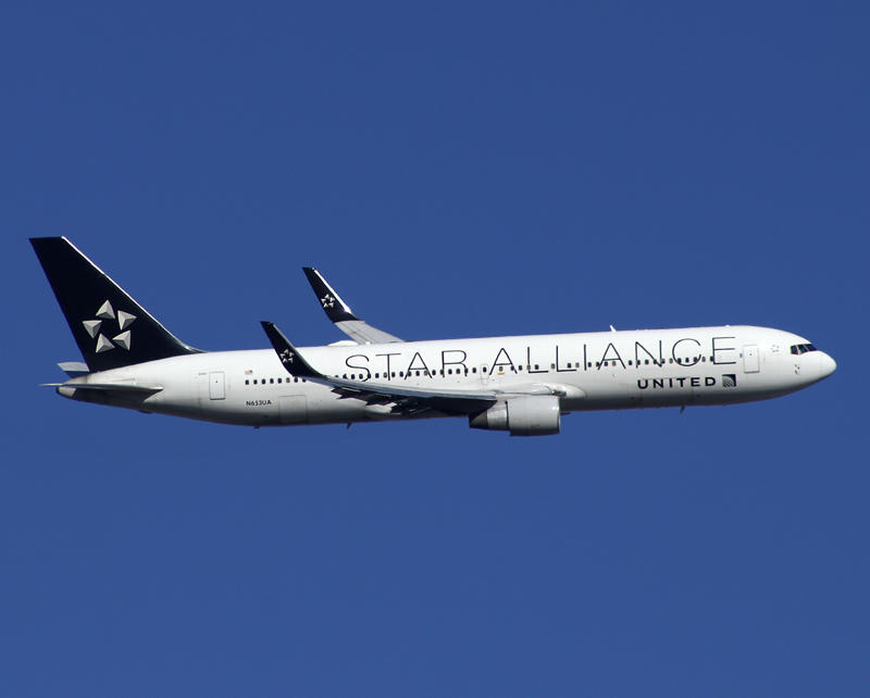 B767-300 N653UA