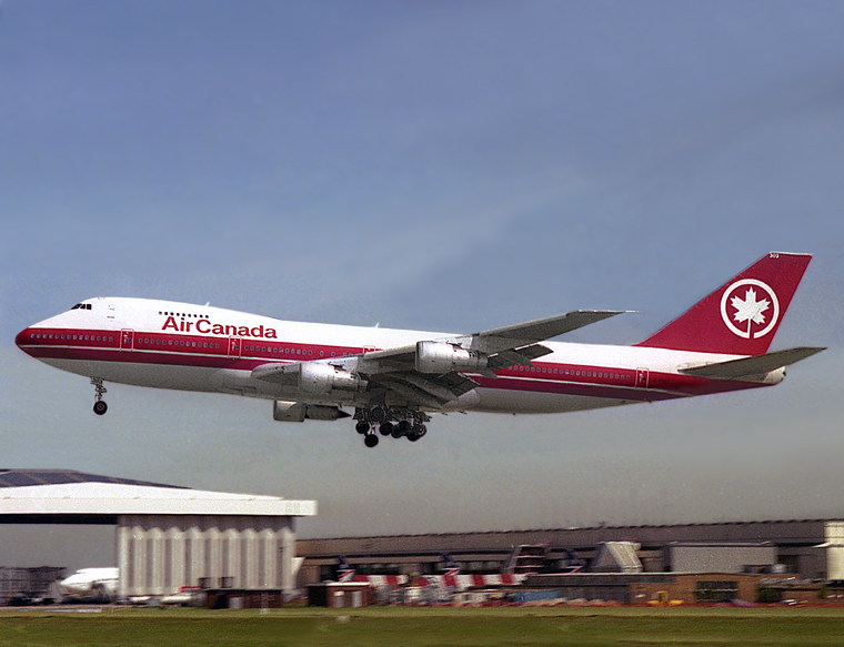 Boeing 747-133 