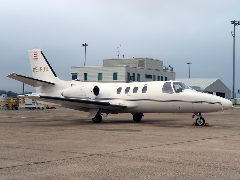OE-FJB (LGW 30-11-22) FB.jpg