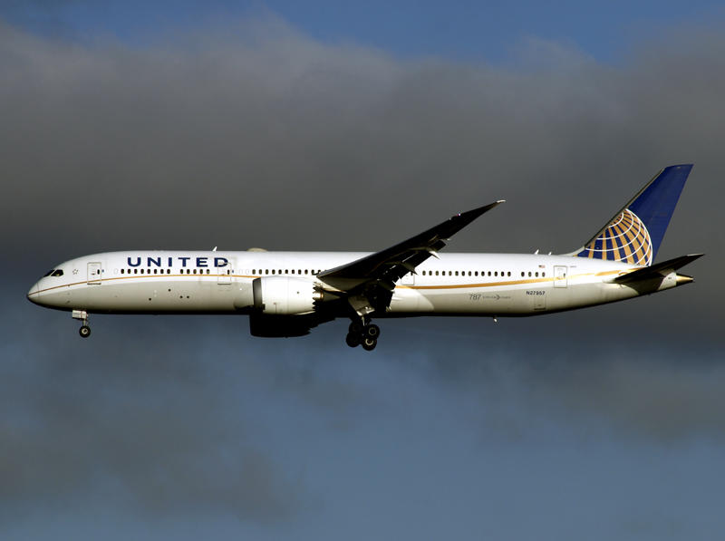 Previous livery for 27R at Heathrow