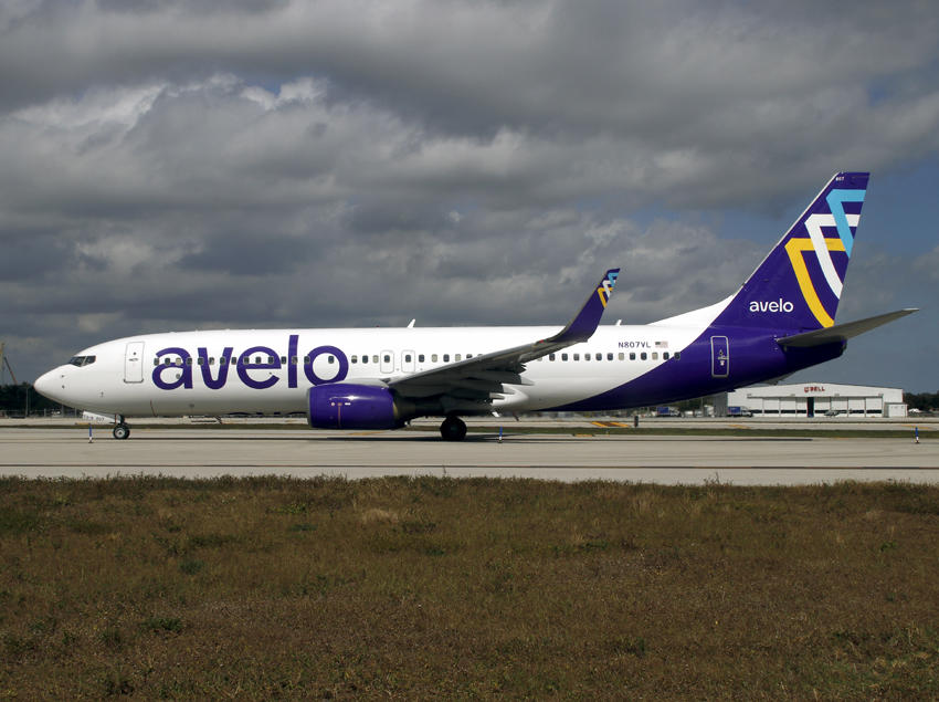 B737-800 N807VL 