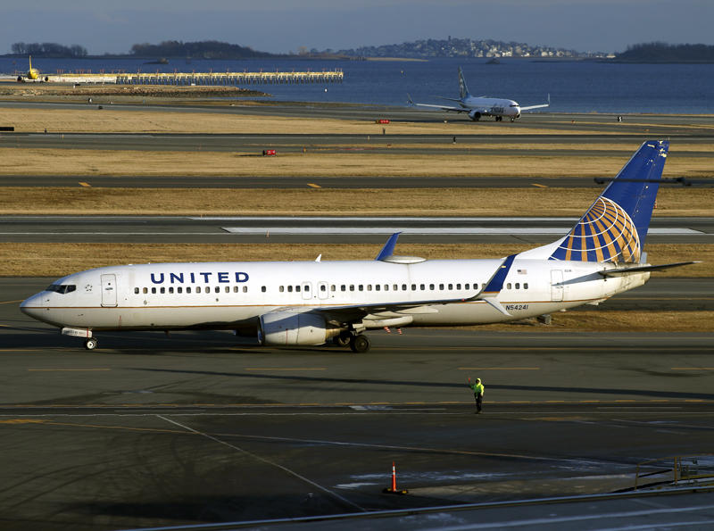 B737-800 N54241