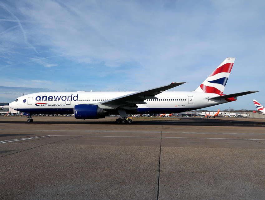 Boeing 777-236 G-YMMR 
