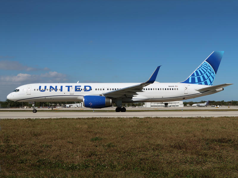 Boeing 757-200 N12109