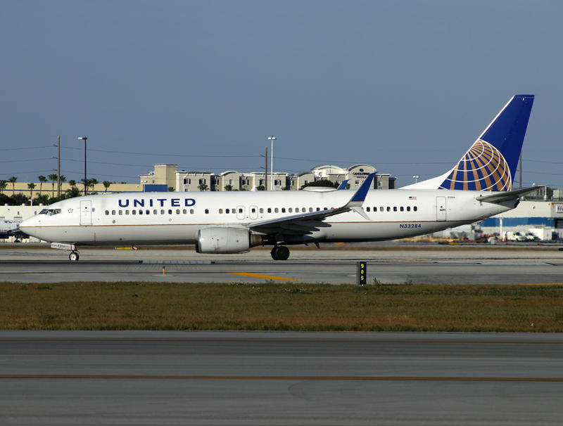 B737-800 (WL) N33284