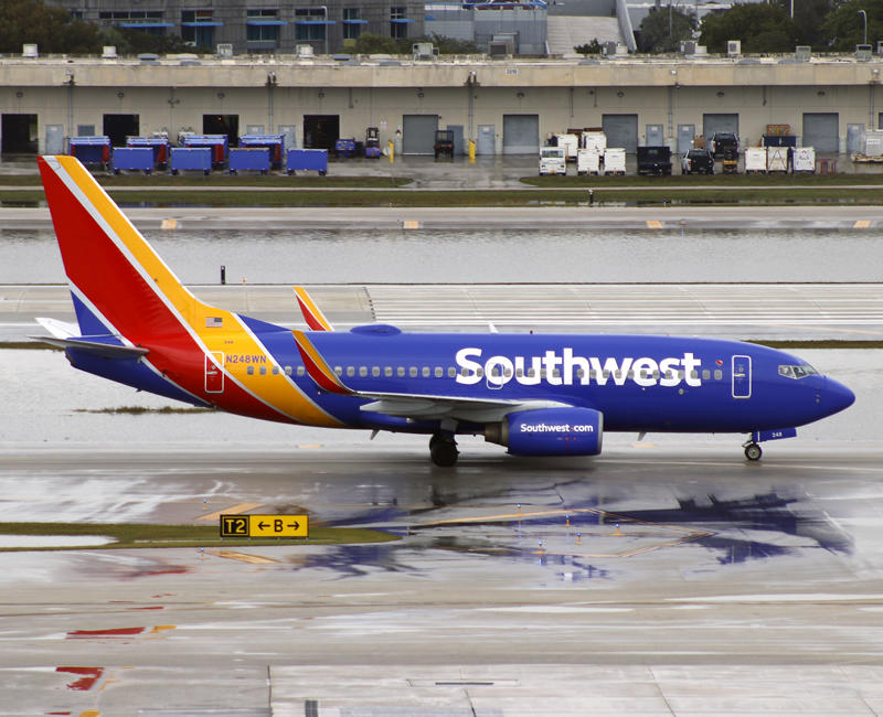 B737-700 N248WN 
