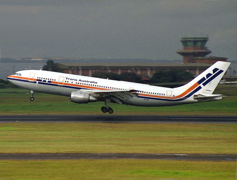 VH-TAD (SYD 87) FB.jpg