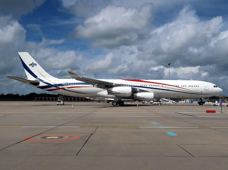 A340-300 3DC-SDF