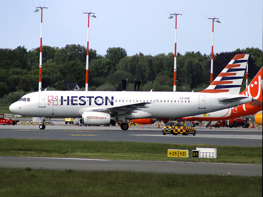 A320-200 LY-CCK