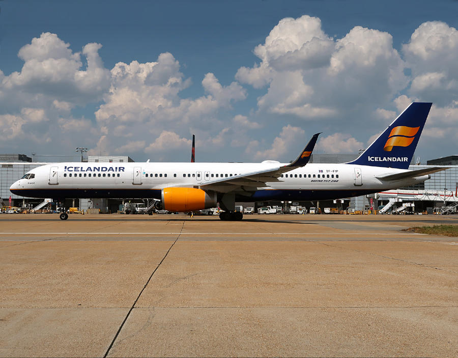 B757-200 TF-FIP