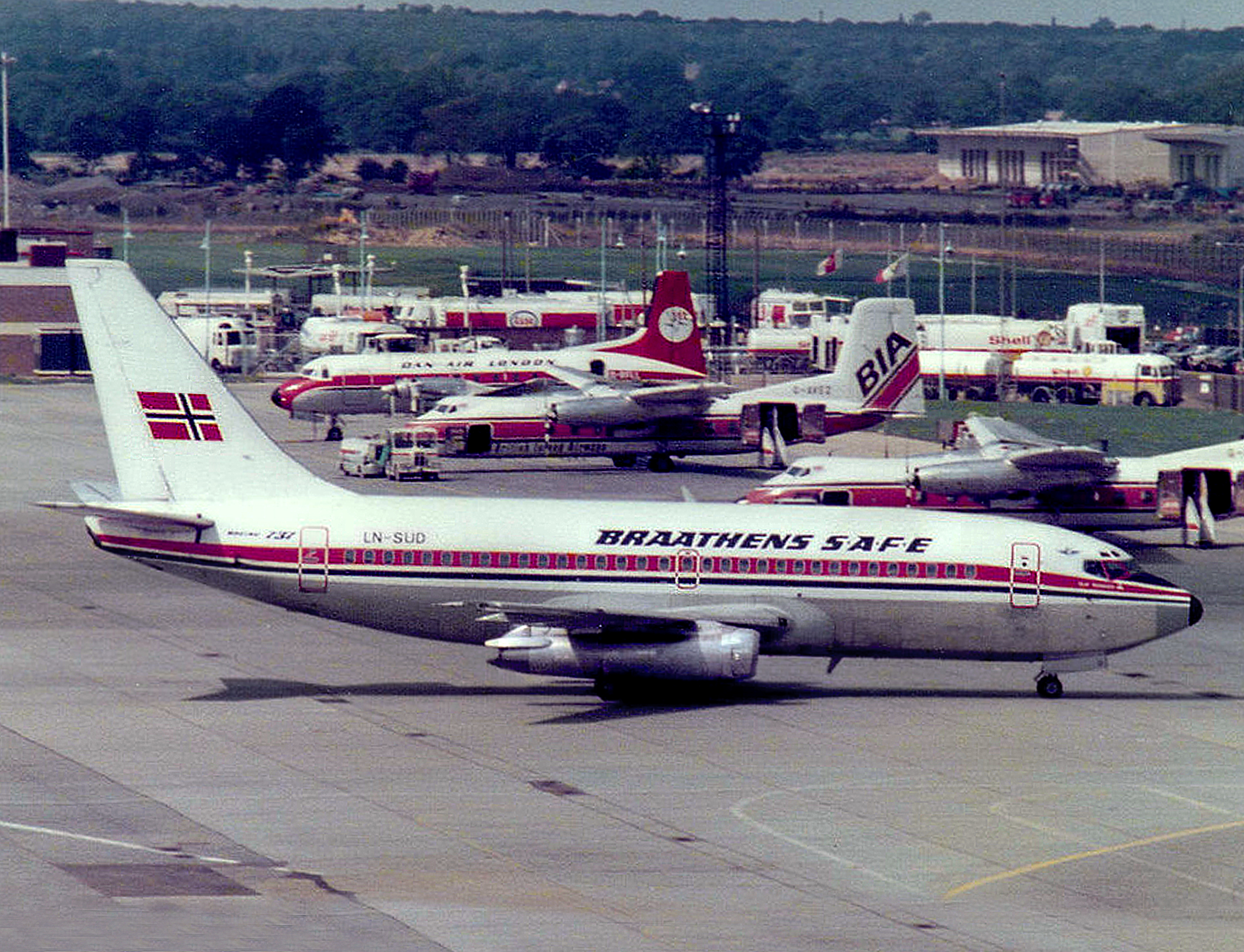 B737-200 LN-SUD