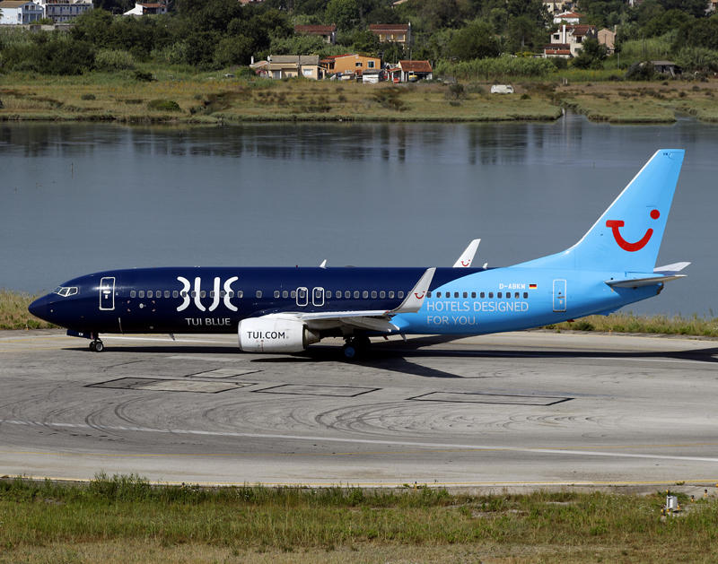 B737-800 D-ABKM