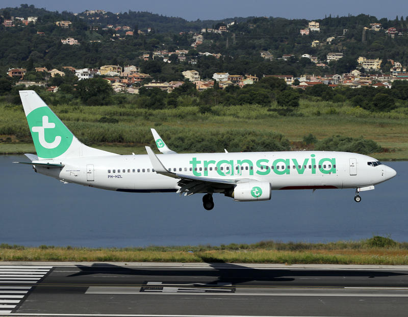 B737-800 PH-HZL