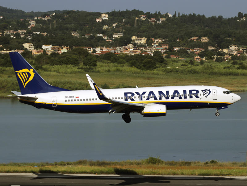 B737-800 SP-RSH