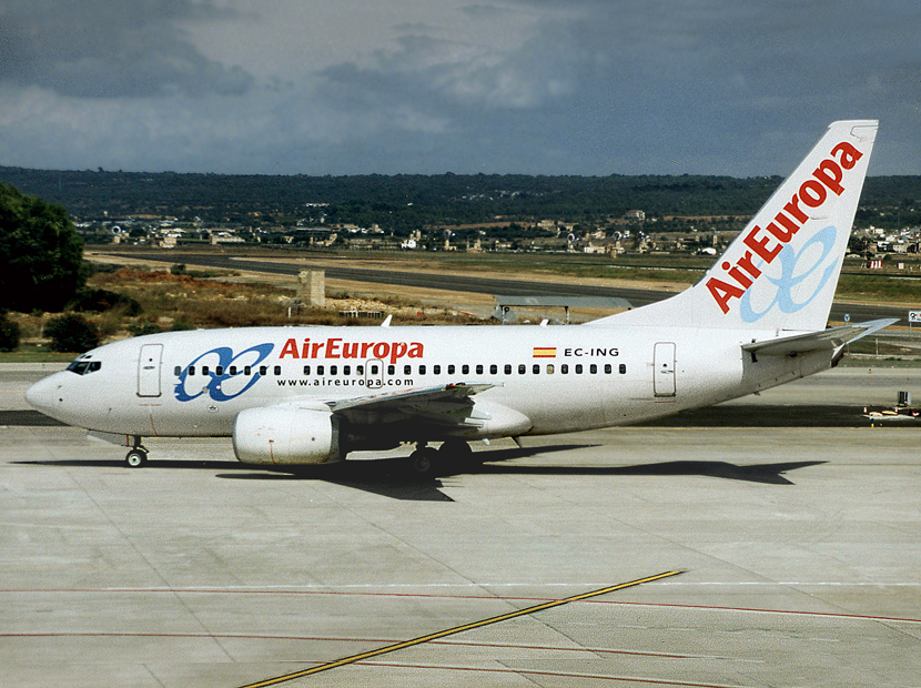Boeing 737-600 EC-ING