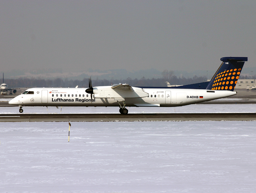 DHC8-Q400 D-ADHB