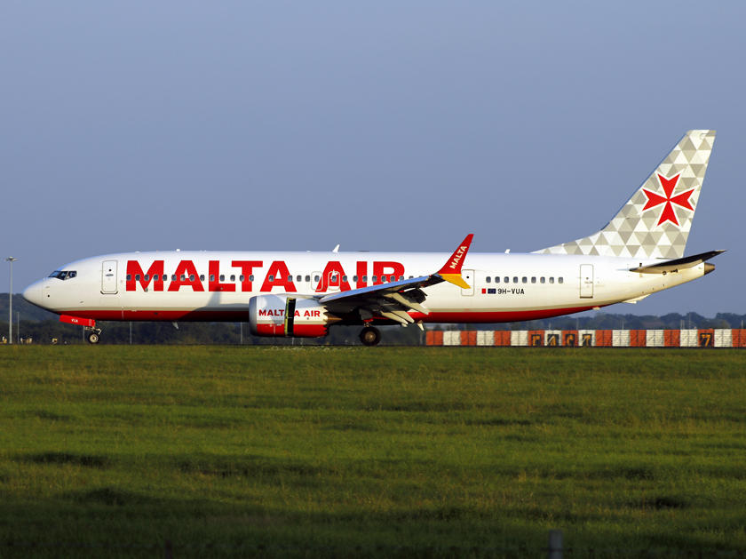 B737 MAX 8 9H-VUA 