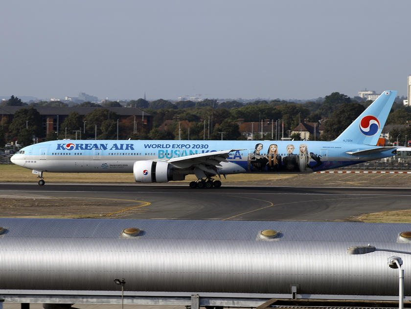 B777-300 HL-7204 