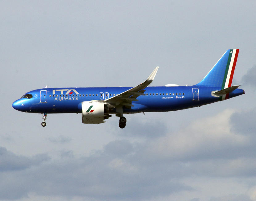 Airbus A320N EI-HJD 