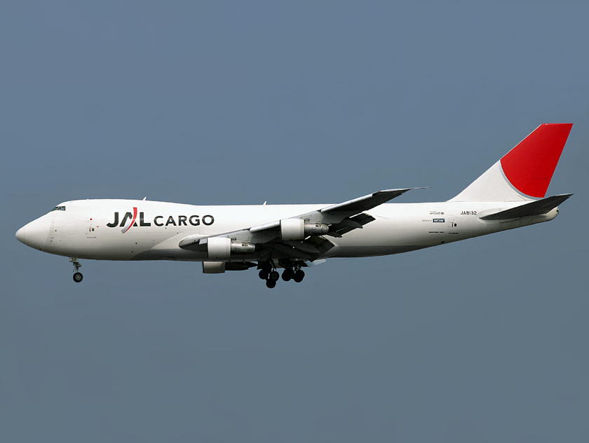 Boeing 747-200(F) JA-8132