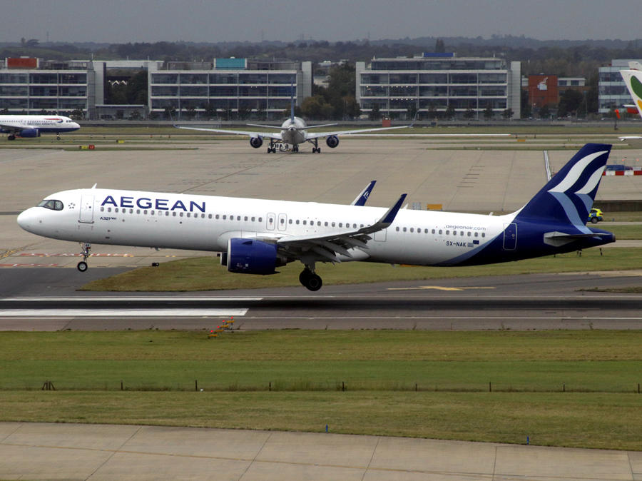 Airbus A321N SX-NAK