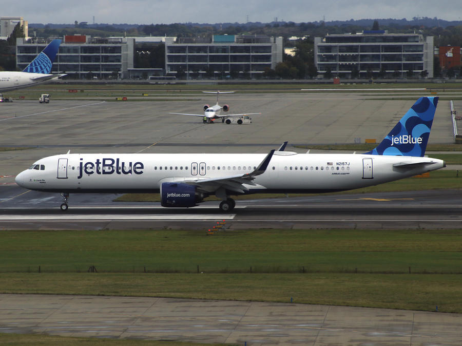 Airbus A321N N2157J 