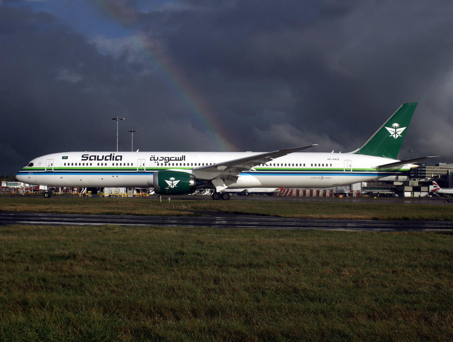 Boeing 787-10 HZ-AR32 