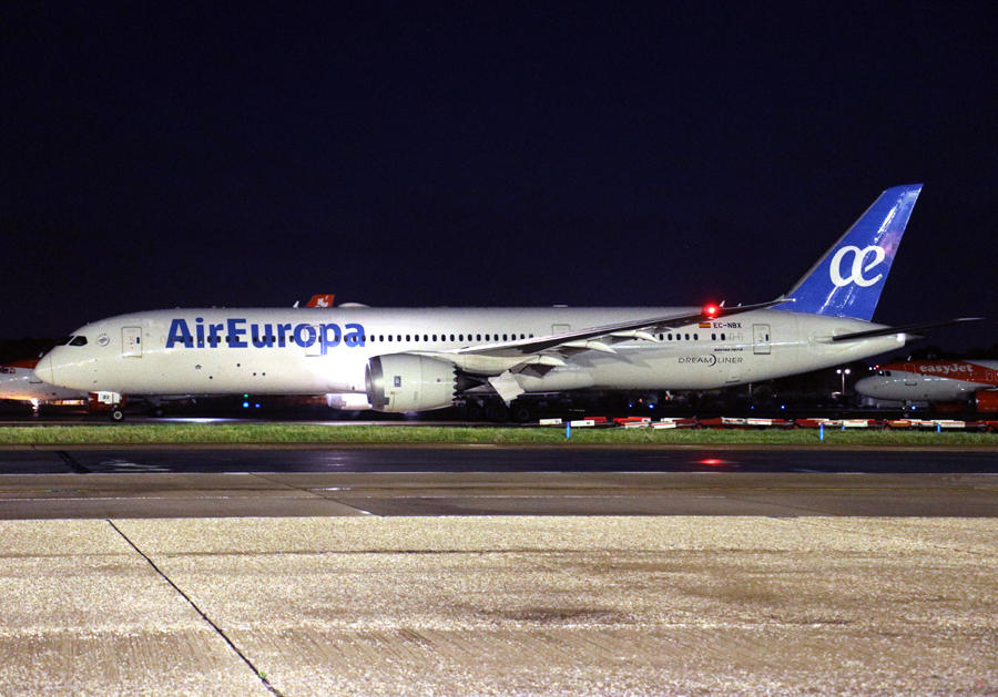 B789 EC-NBX