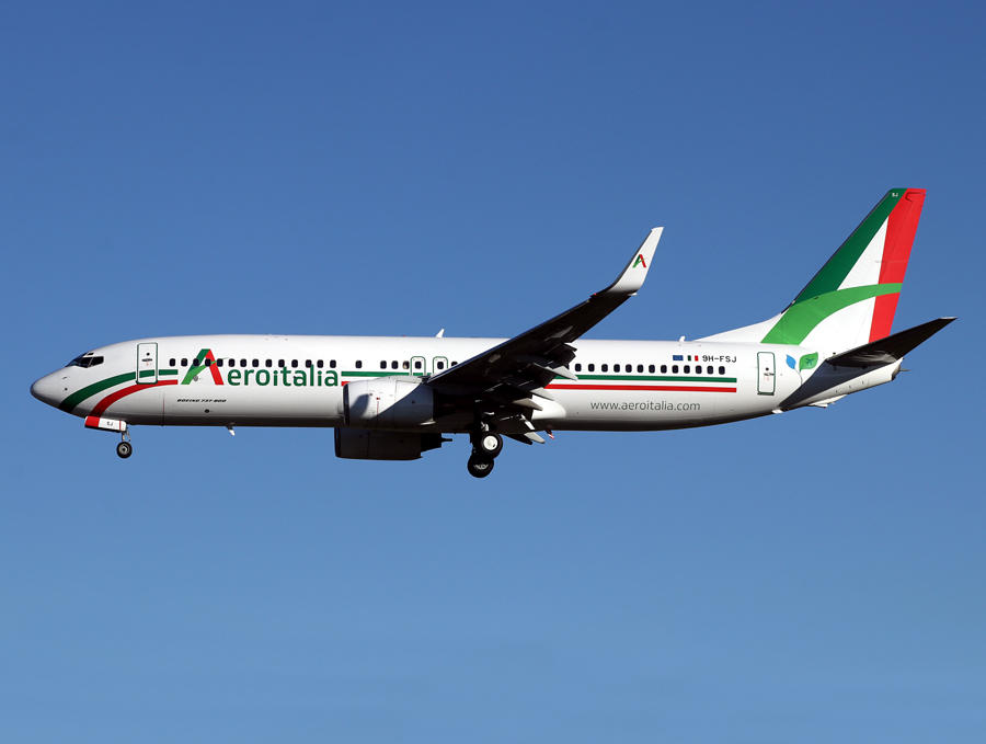 B737-800 9H-FSJ