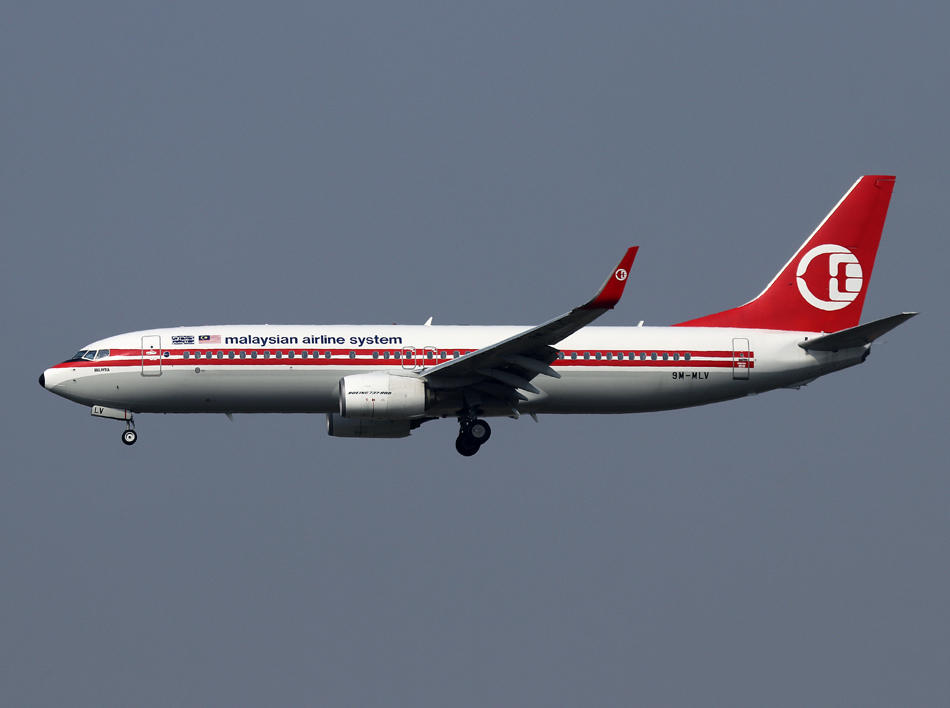 B737-800 9M-MLV