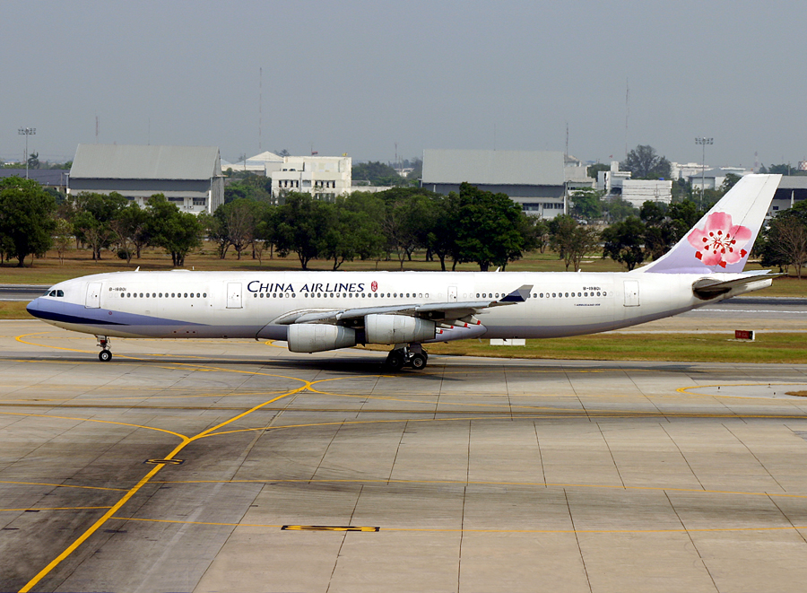 A340-300 B-18801