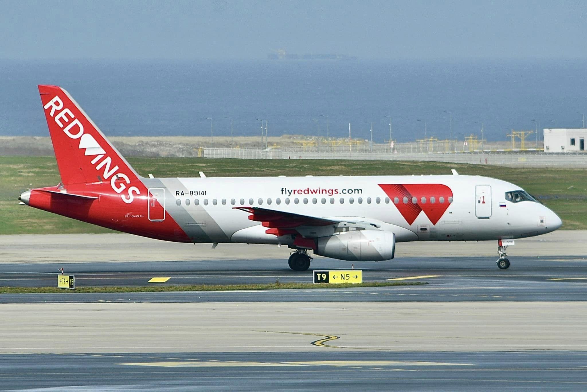 Sukhoi SSJ 100 Supajet RA-84191 