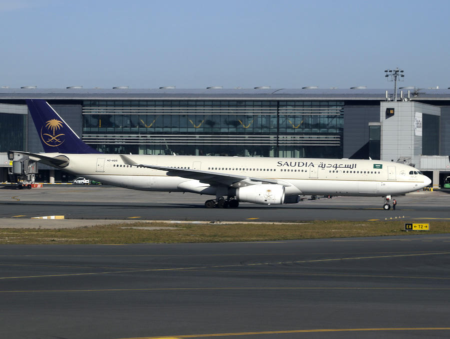 Airbus A330-300 HZ-AQ15