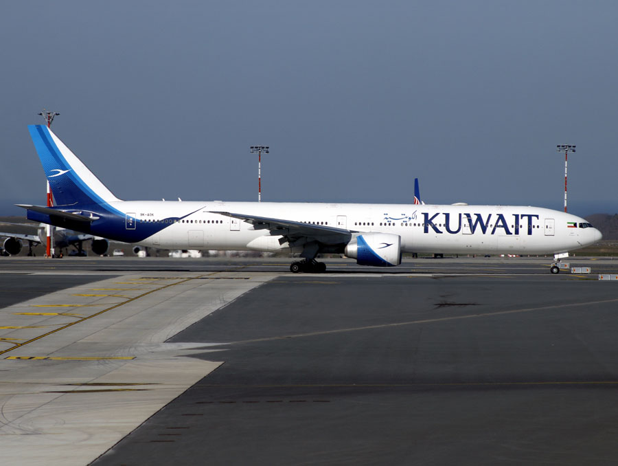 Boeing 777-300 9K-AOK