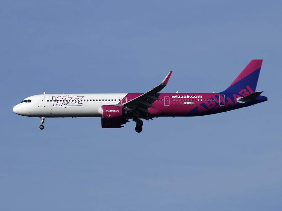 Airbus A321N HA-LGE 