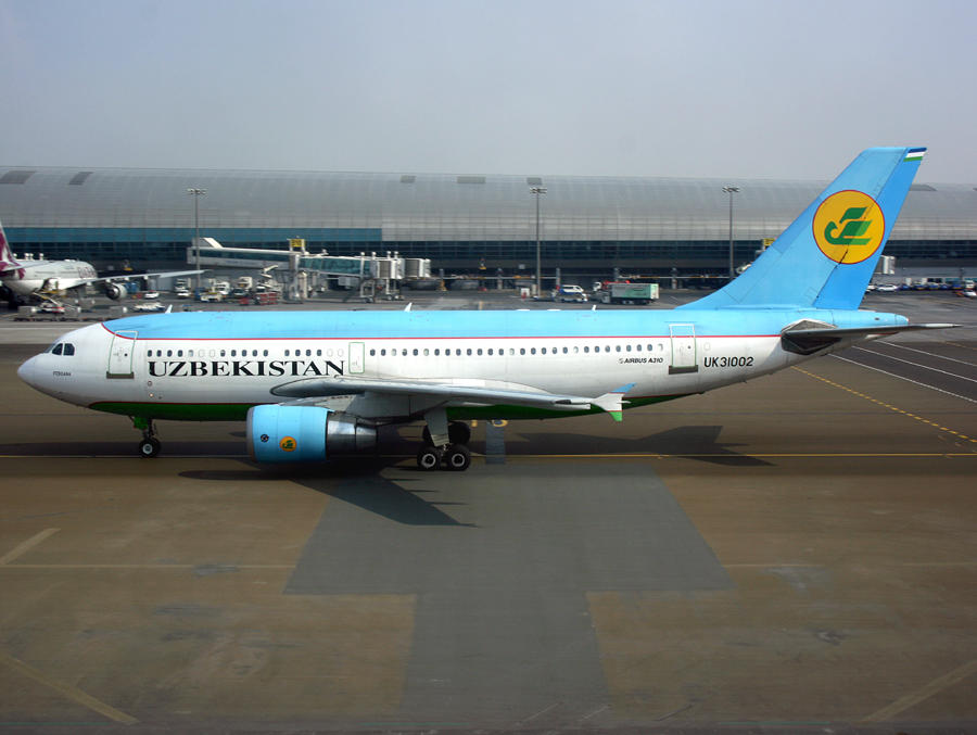 Airbus A310-300 UK-31002 