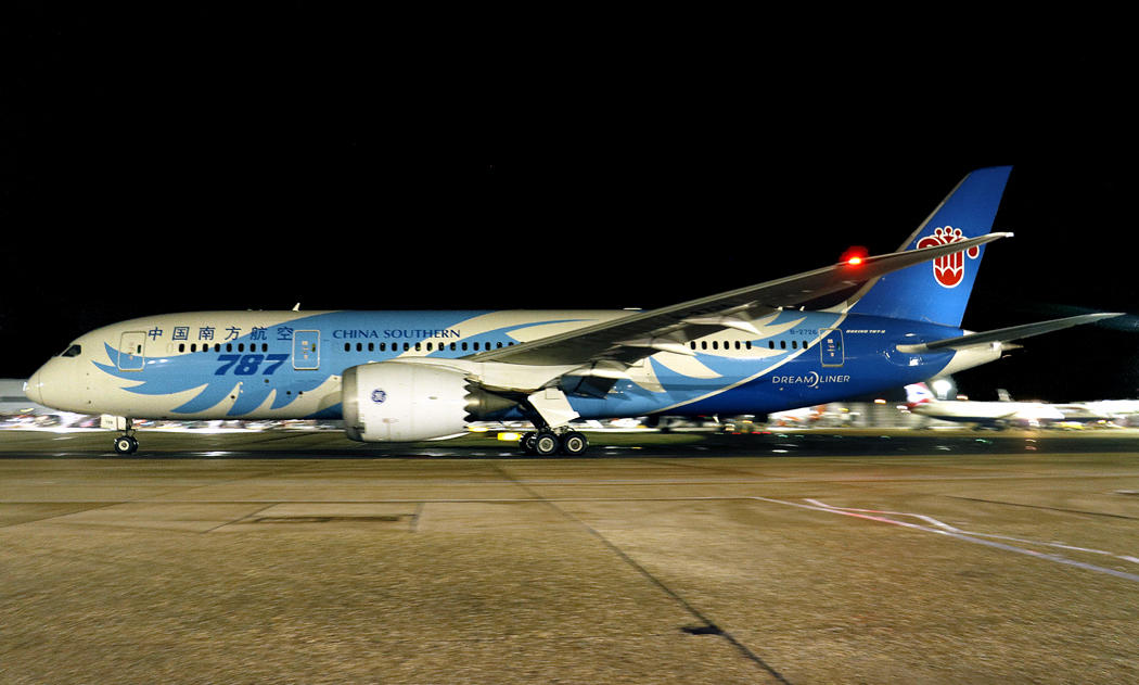 B787-8 B-2726 