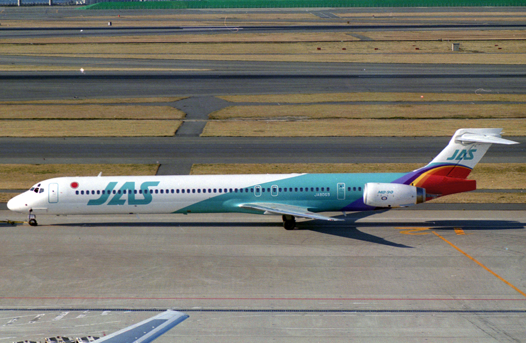 MD90 JA-8069 