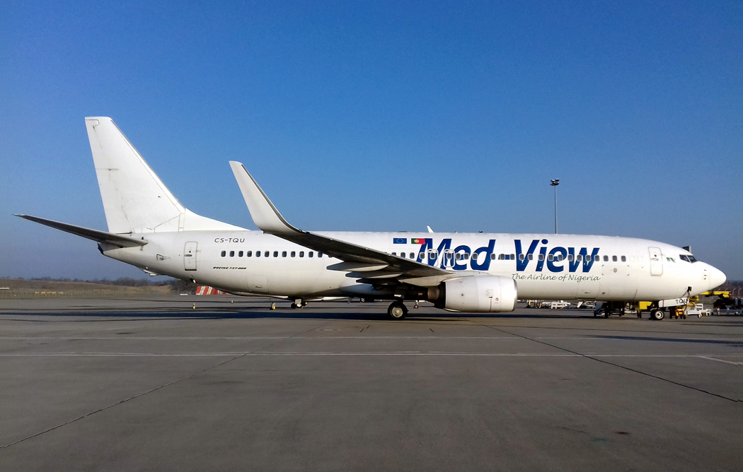 B737-800(WL) CS-TQU 