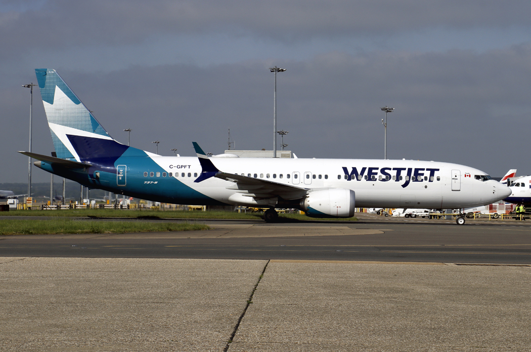 B737 8 MAX C-GPFT