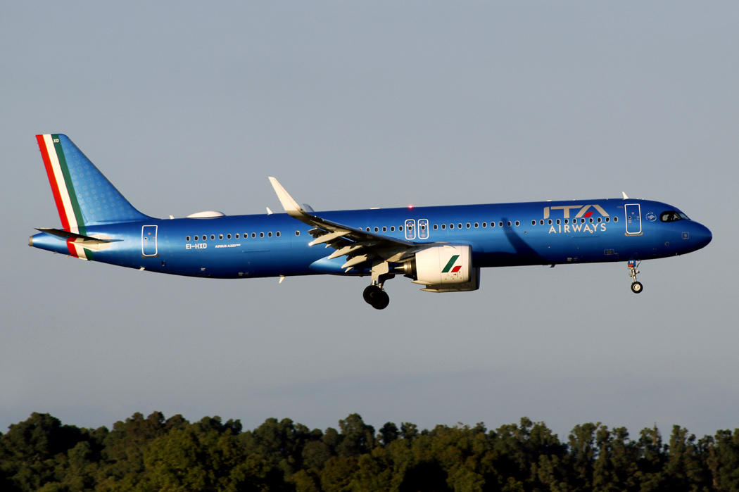 Airbus A321-271NX EI-HXD