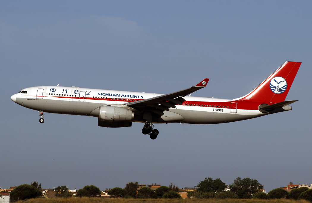 B-8962 (FCO 04-06-24) FBFB.jpg